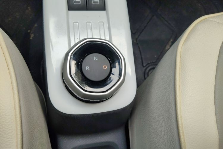 吉利银河 熊猫 2025款 210km 元气熊中控内饰18