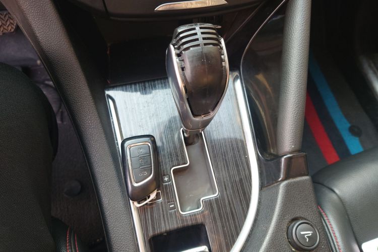 东风风神AX7 2016款 2.0L 自动智逸型中控内饰18