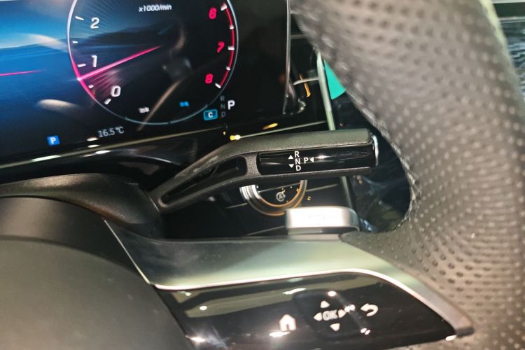 奔驰E级 2024款 E 260 L 4MATIC 运动型局部细节18