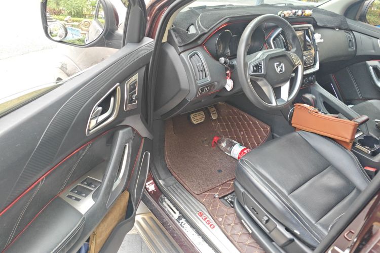 江铃 驭胜S350 2016款 2.0T 自动两驱汽油豪华天窗版7座中控内饰20