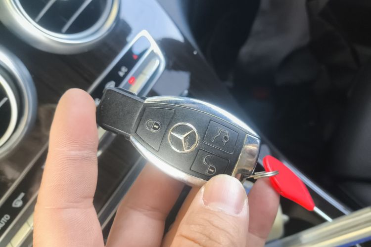 奔驰GLC 2018款 GLC 260 4MATIC 豪华型中控内饰11