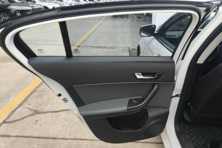 观致3 2021款 3S 三厢 1.5T CVT领先型中控内饰49