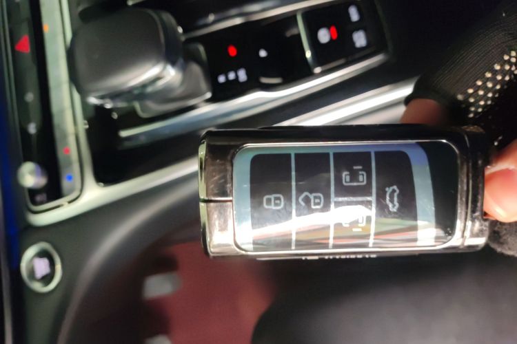 广汽传祺 传祺M8 2023款 领秀系列 390T 尊贵版中控内饰11