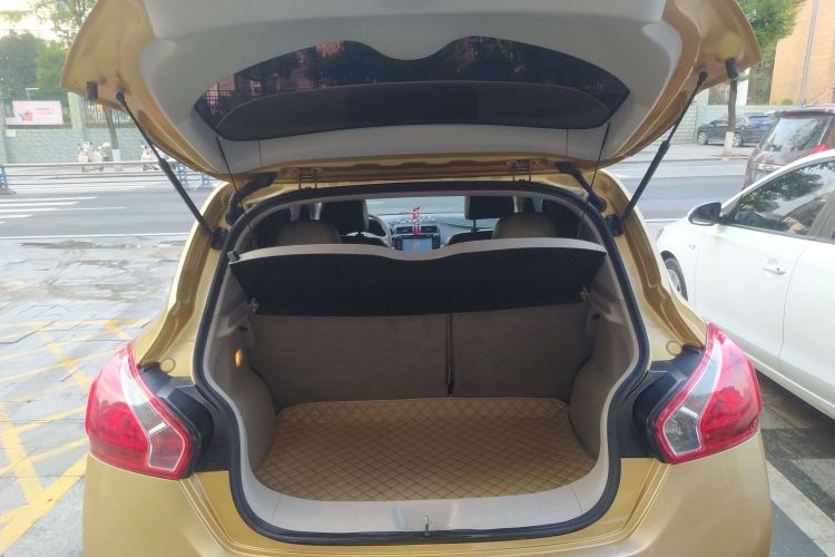 日产 骐达TIIDA 2011款 1.6L CVT智能型机舱底盘23