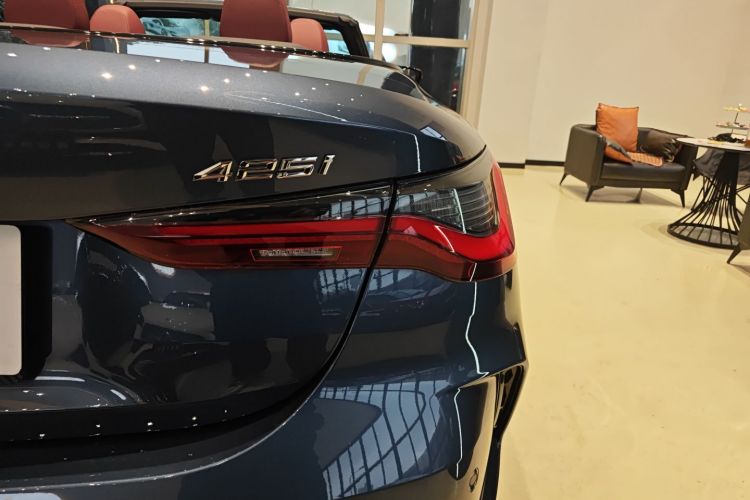 宝马4系 2023款 425i 敞篷M运动曜夜套装车身外观9