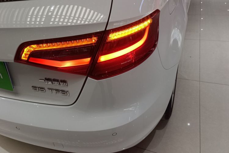 奥迪A3 2016款 Sportback 35 TFSI 风尚型车身外观9
