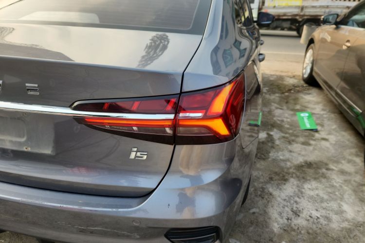 荣威i5 2021款 1.5L CVT钻石版车身外观9