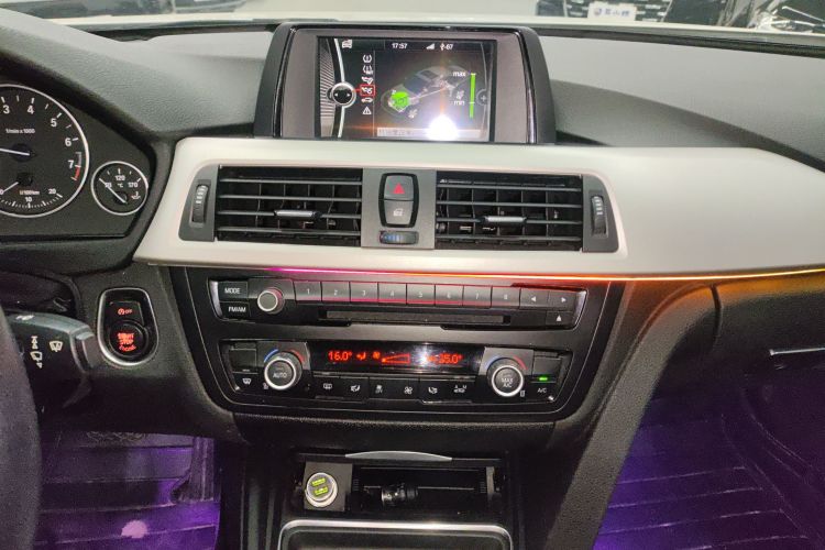 宝马3系 2014款 320Li 时尚型中控内饰16