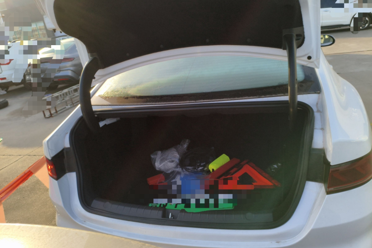 比亚迪 秦PLUS 2024款 荣耀版 DM-i 120KM卓越型局部细节23