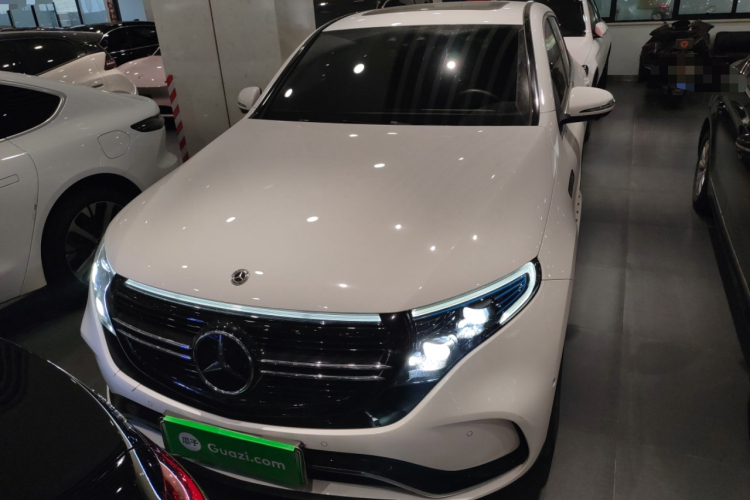 奔驰EQC 2022款 改款 EQC 400 4MATIC车身外观2