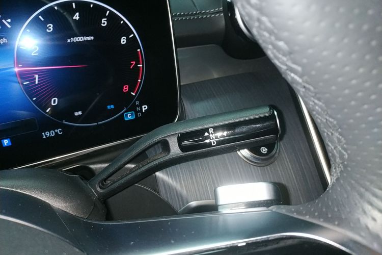 奔驰C级 2023款 改款二 C 260 L 运动版中控内饰18