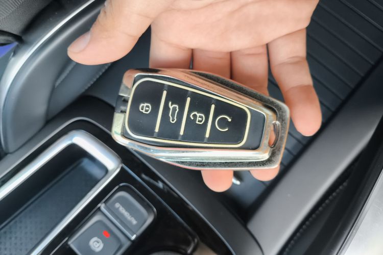 吉利汽车 2022款 博越X 1.8TD DCT智尊型中控内饰7001