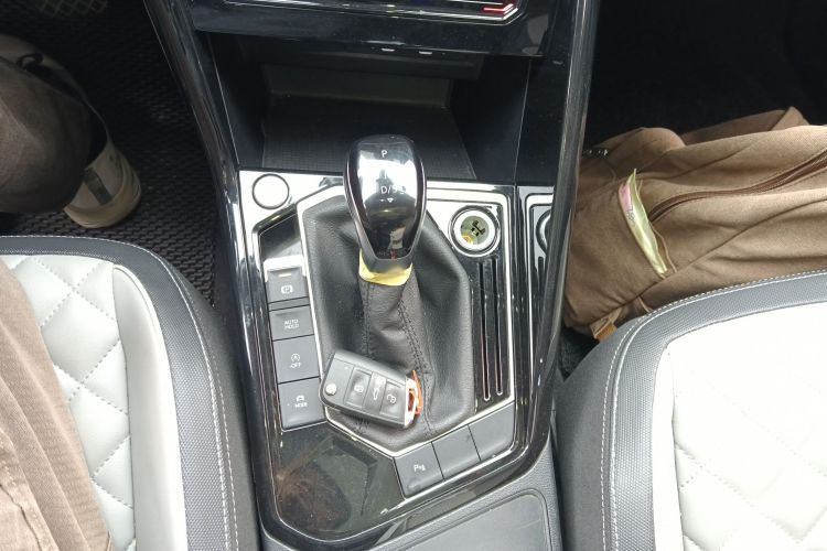 大众 探岳 2023款 300TSI 两驱豪华Plus进阶版中控内饰18