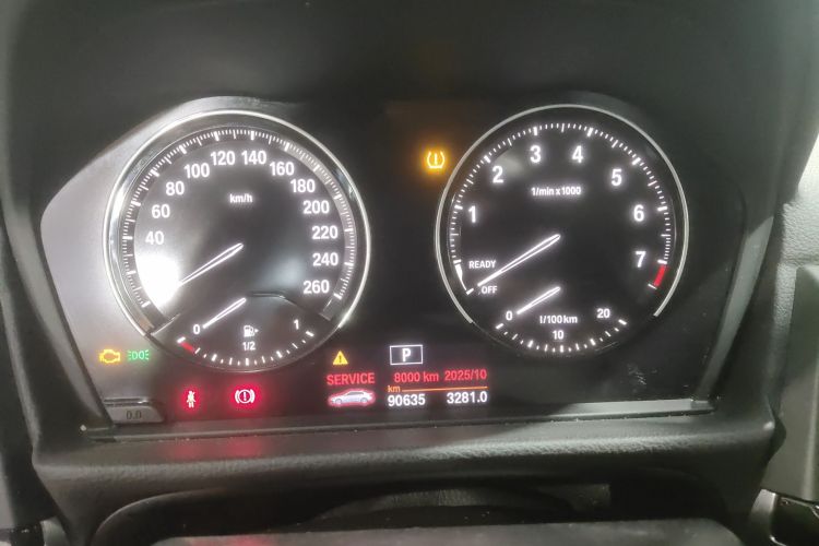 宝马1系 2017款 118i 运动型中控内饰14