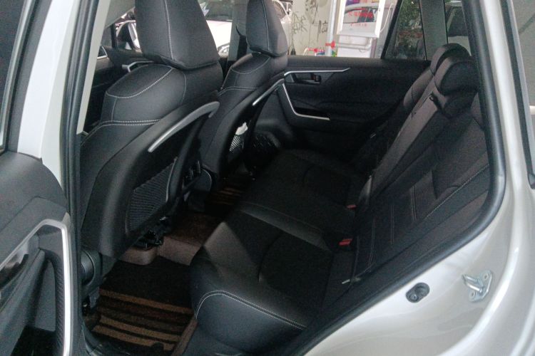 丰田 RAV4荣放 2024款 2.0L CVT两驱都市版中控内饰7004