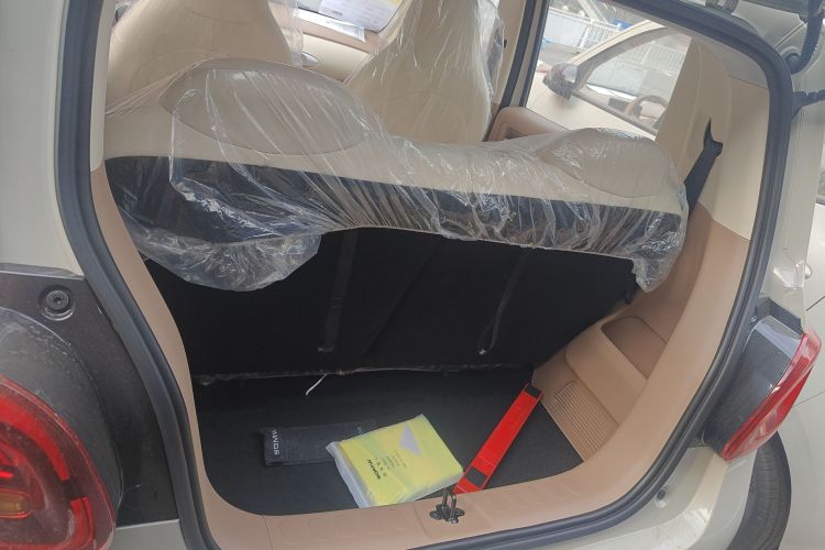 五菱汽车 宏光MINIEV 2025款 四门版 进阶款机舱底盘23