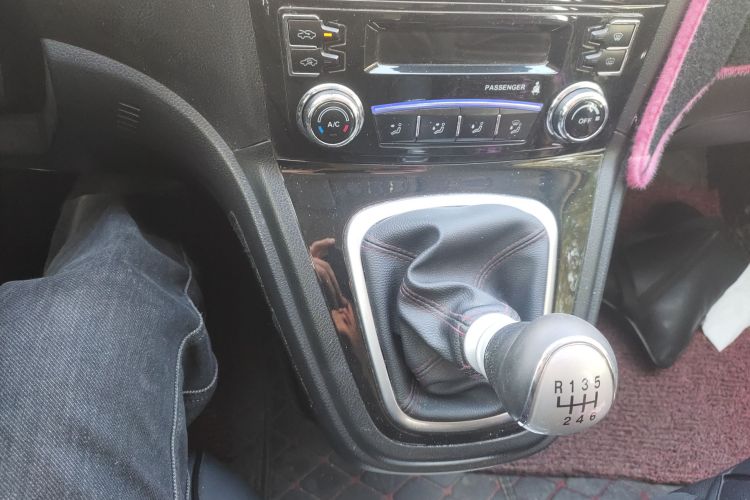 哈弗H6 2015款 升级版 1.5T 手动两驱都市型中控内饰18