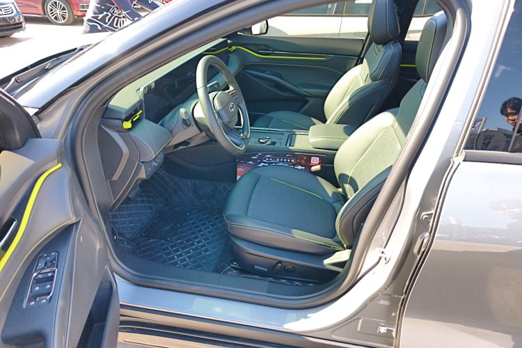 福特 蒙迪欧 2025款 2.0T EcoBoost E 混动 运动版中控内饰20