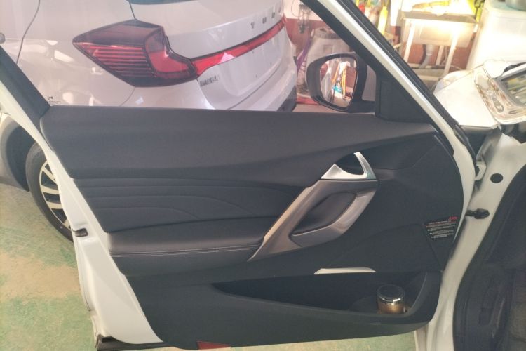 DS 5 2015款 1.6T 雅致版THP160中控内饰7007