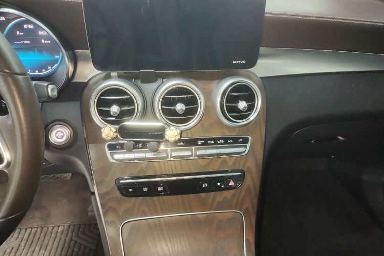 奔驰GLC 2020款 改款 GLC 260 L 4MATIC 豪华型中控内饰16