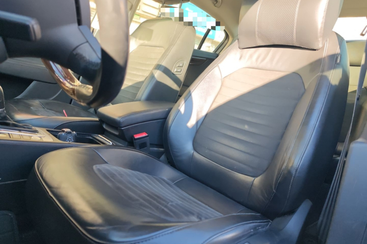 大众 迈腾 2015款 2.0TSI 尊贵型中控内饰19