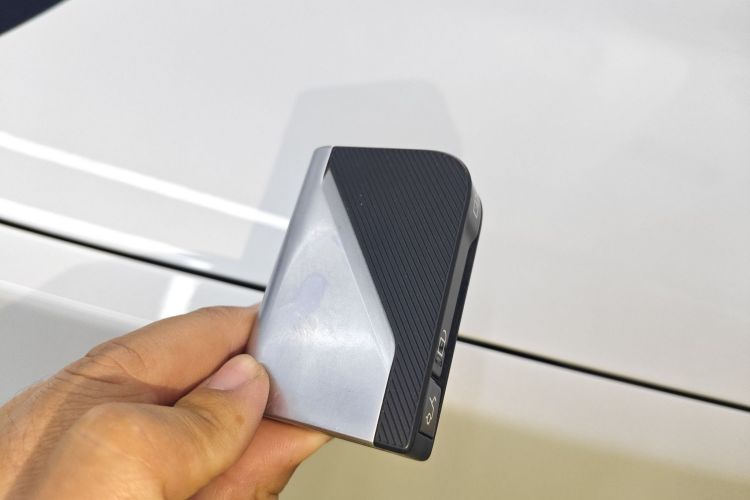 领克06 EM-P 2023款 1.5T Remix PHEV Pro中控内饰11