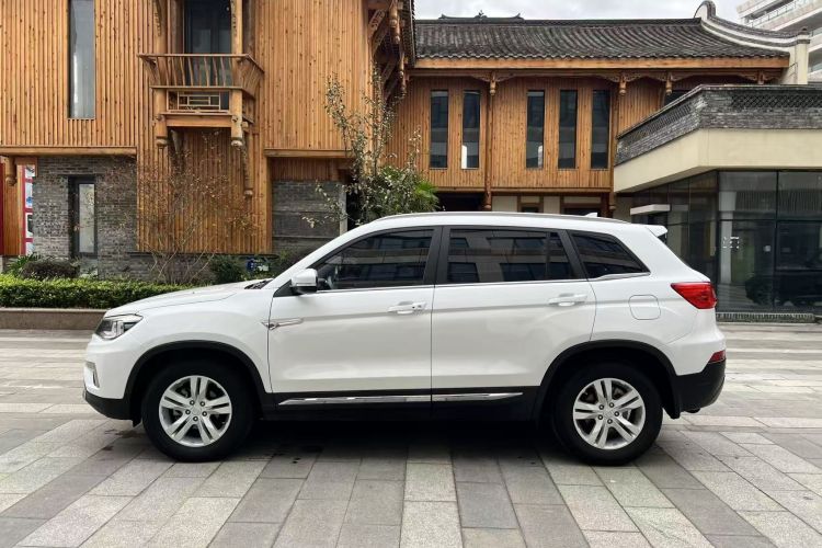 长安CS75 2016款 1.8T 自动尊贵型 国IV车身外观4