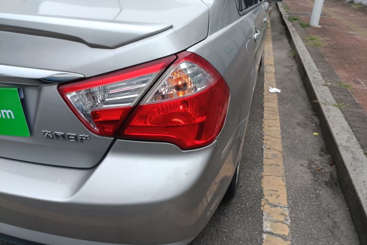 启辰D50 2015款 1.6L 手动时尚版车身外观9