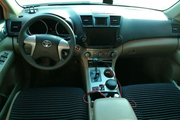 丰田 汉兰达 2012款 2.7L 两驱5座精英版中控内饰12