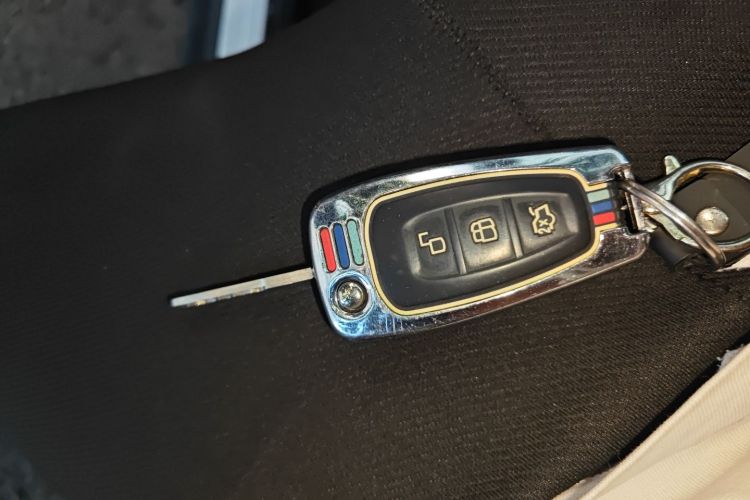 福特 福克斯 2018款 三厢经典 1.6L 自动风尚型智行版中控内饰11