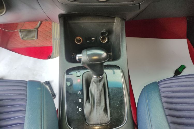 起亚K3 2016款 1.6L 自动GL中控内饰18