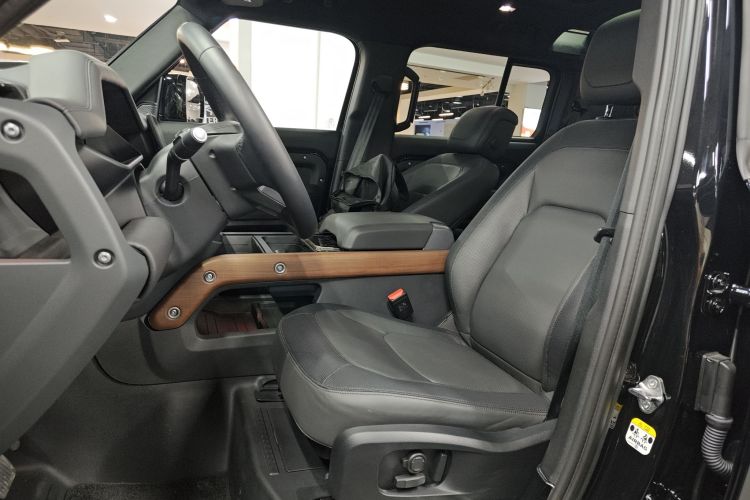 路虎卫士 2024款 110 3.0T P400 X-DYNAMIC HSE局部细节19