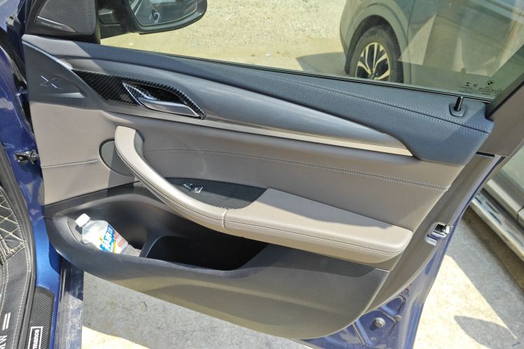 宝马X3 M 2019款 X3 M雷霆版中控内饰42