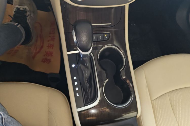 别克 威朗 2019款 三厢 15S 自动进取型中控内饰18