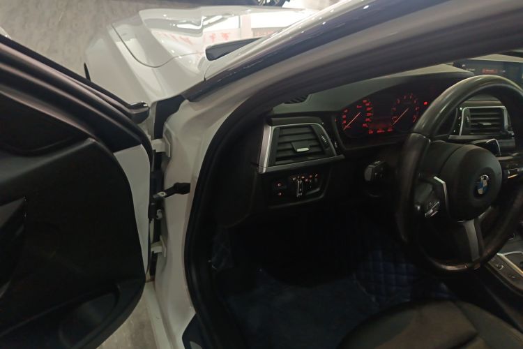 宝马3系 2019款 320Li M运动套装中控内饰20