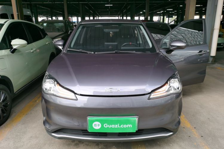 哪吒汽车 哪吒V 2022款 潮 400 Lite车身外观2