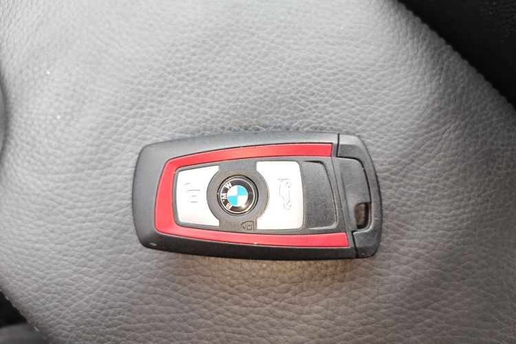 宝马3系 2014款 320i 运动设计套装中控内饰11