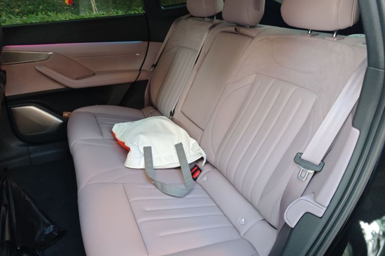 乐道L60 2024款 60kWh 后驱版中控内饰21