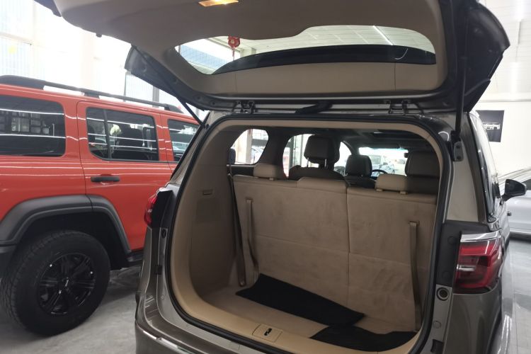 别克GL8 2020款 ES陆尊 653T 尊享型机舱底盘23