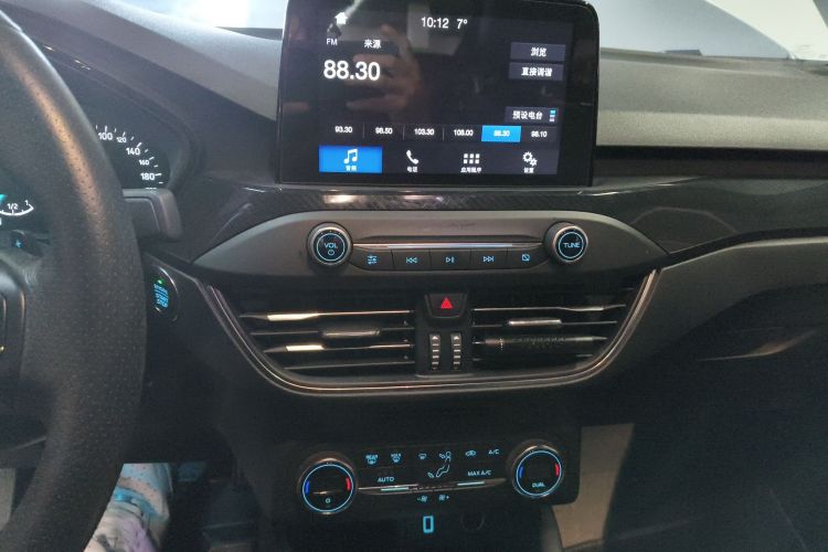 福特 福克斯 2019款 三厢 EcoBoost 180 自动ST Line中控内饰16