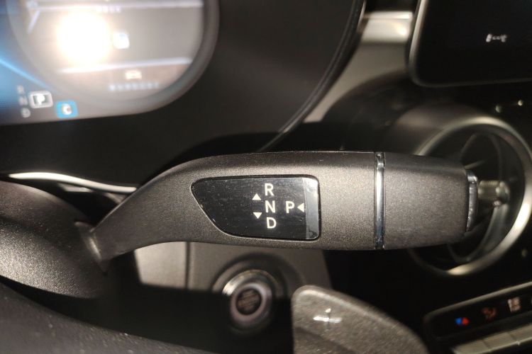 奔驰GLC 2022款 改款三 GLC 260 L 4MATIC 动感型局部细节18