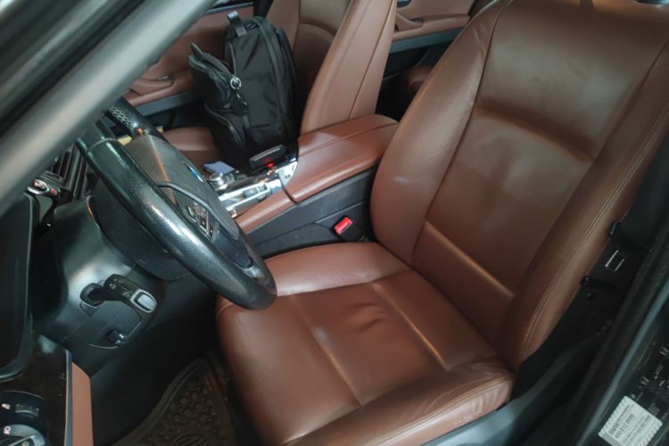 宝马5系 2014款 525Li 领先型中控内饰19