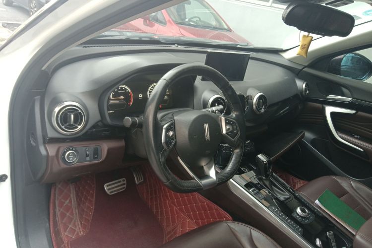 魏牌 VV7 2017款 2.0T 旗舰型中控内饰12