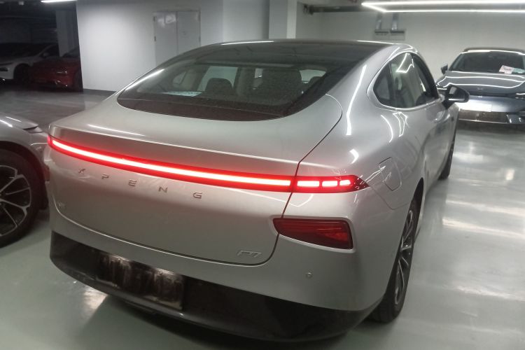 小鹏P7 2022款 625E车身外观6005