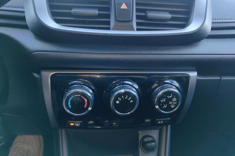 丰田 YARiS L 致炫 2019款 1.5E CVT魅动版 国VI中控内饰16