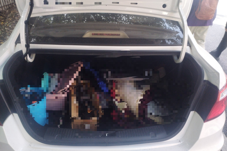 长安 逸动 2016款 1.6L 手动风尚型局部细节23