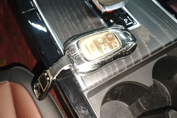 路虎 2024款 揽胜极光L SE 驭光尊耀版中控内饰11