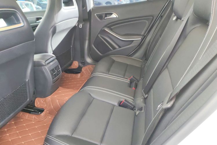 奔驰GLA 2016款 GLA 220 4MATIC 时尚型中控内饰7004