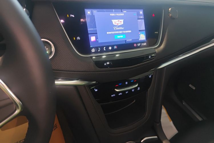 凯迪拉克XT5 2022款 2.0T 四驱豪华型中控内饰16
