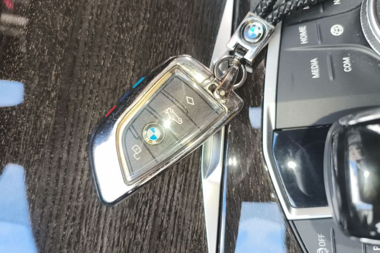 宝马3系 2021款 325Li M运动套装中控内饰7001